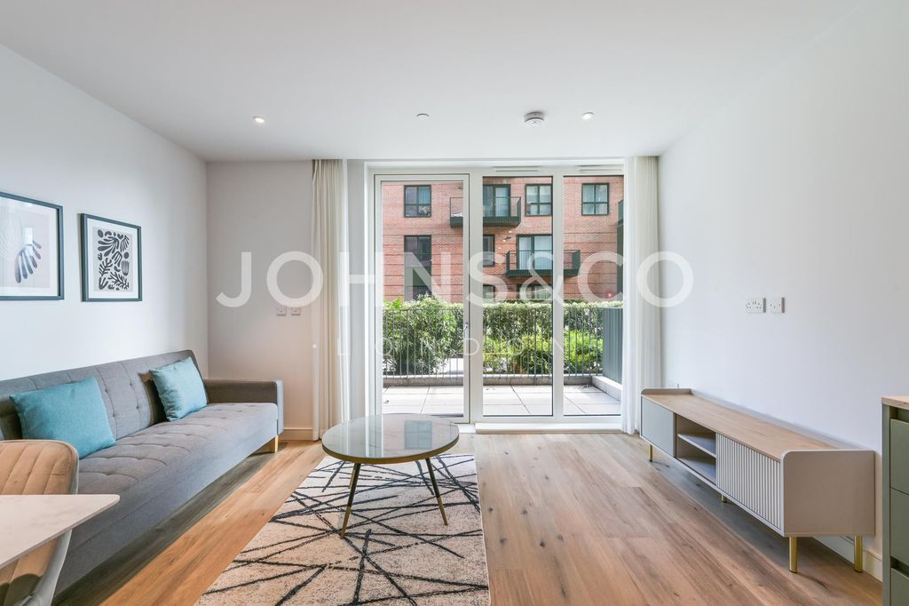 Property photo 1 of 18