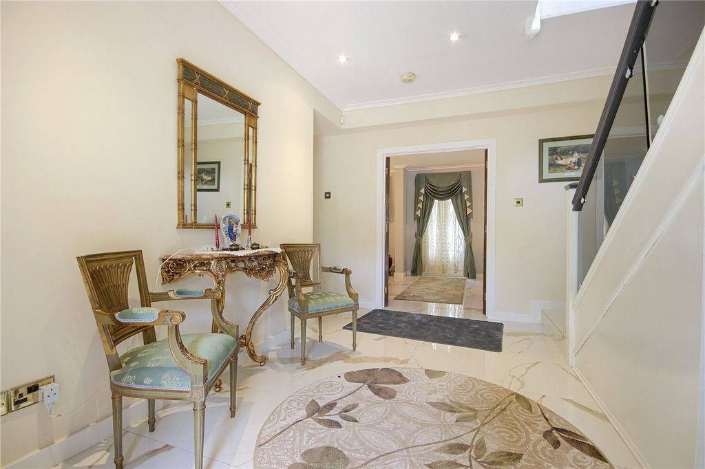 Property photo 2 of 15 Picture No. 11