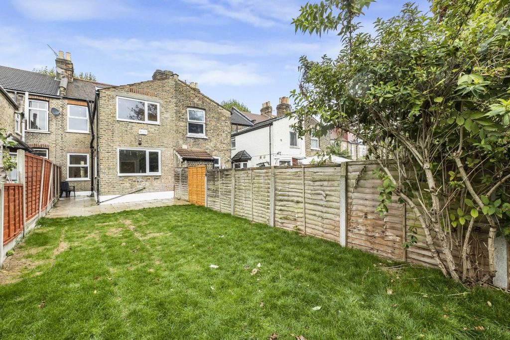 Property photo 2 of 11