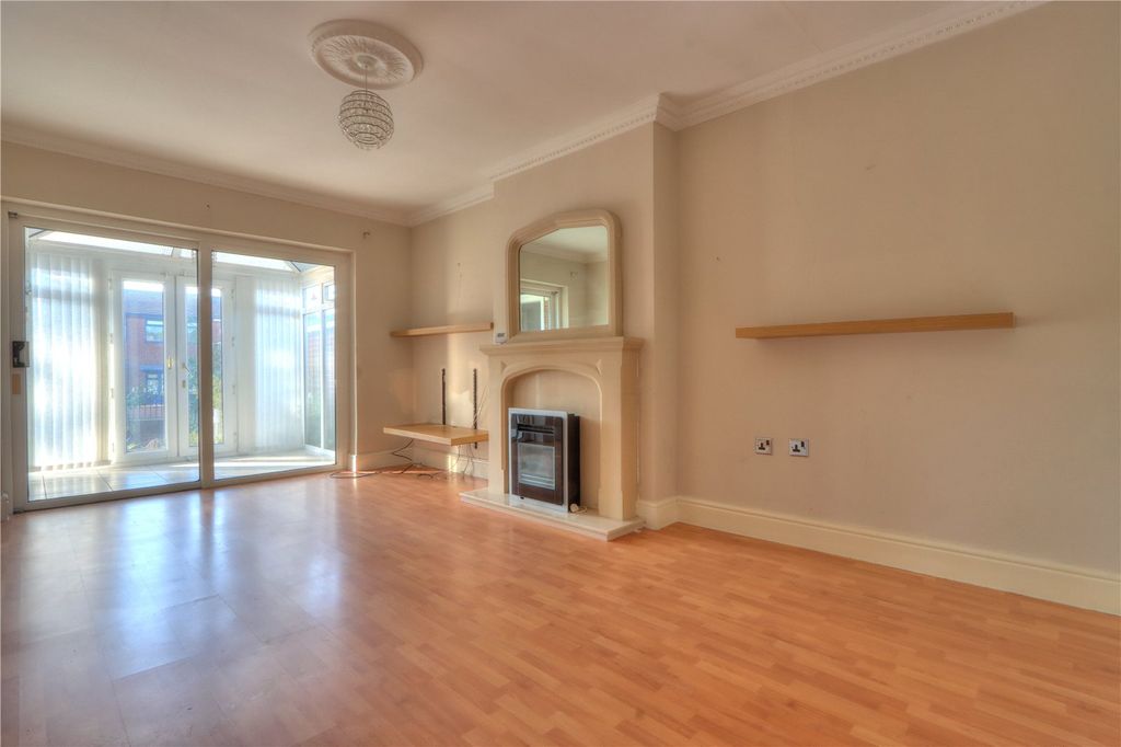 Property photo 2 of 12 Picture No. 07