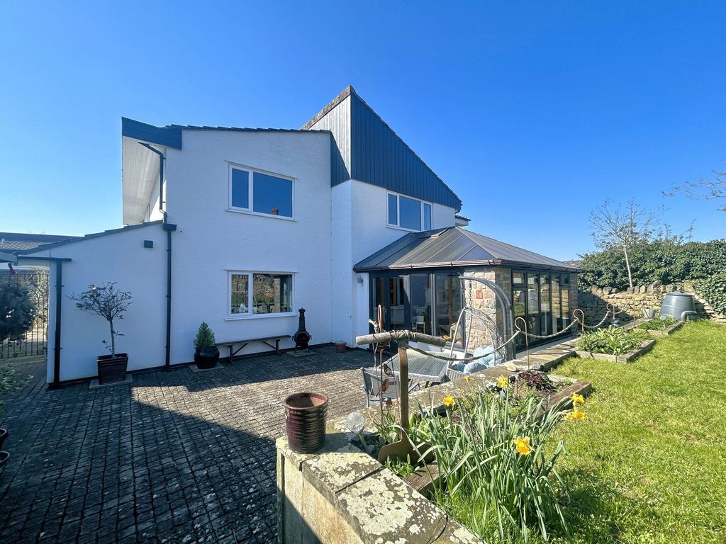 Property photo 3 of 22