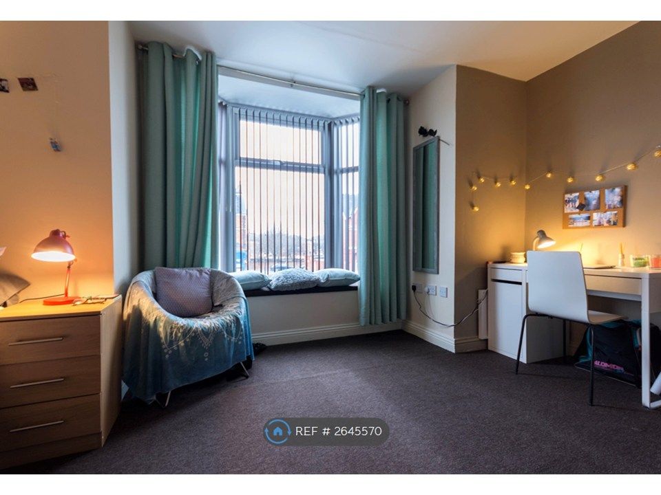 Property photo 3 of 15 En-Suite Bedroom