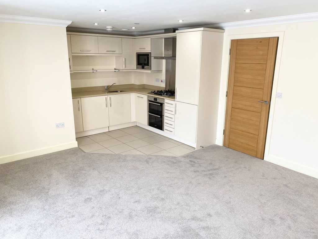 Property photo 3 of 13