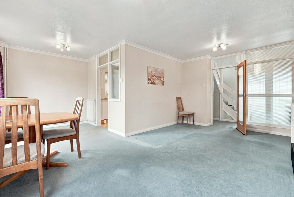 Property photo 3 of 20