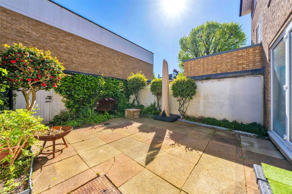 Property photo 3 of 18 Picture No. 06