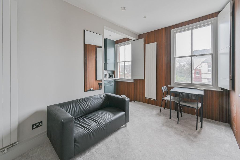 Property photo 3 of 7