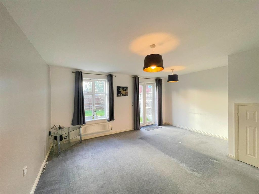 Property photo 2 of 16 Lounge/Diner