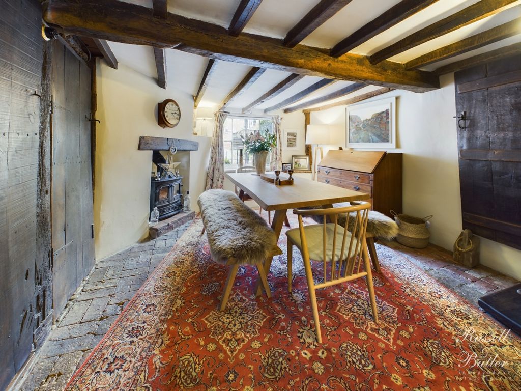 Property photo 3 of 27 Cam01995G0-Pr0081-Still001