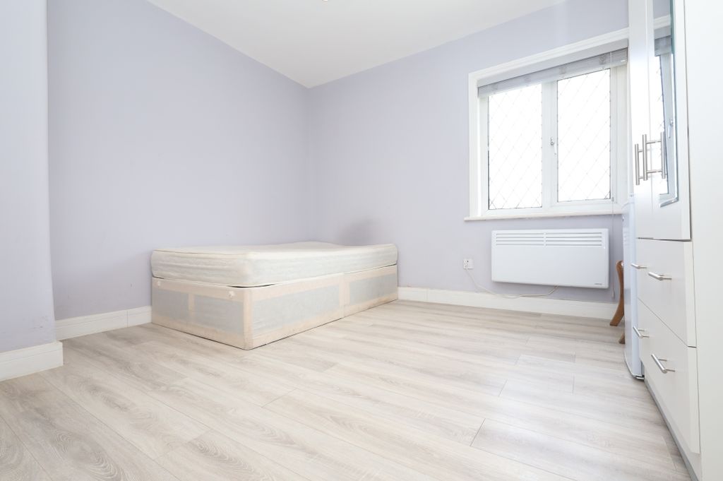 Property photo 2 of 3