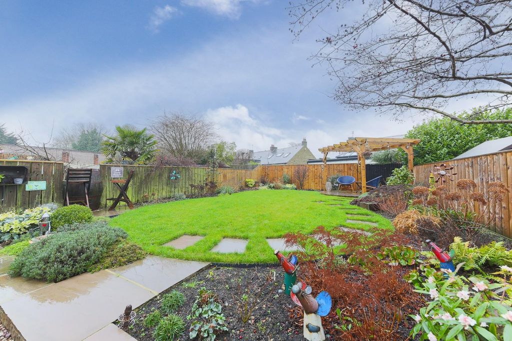 Property photo 2 of 19 Rear Garden-Edit.Jpg