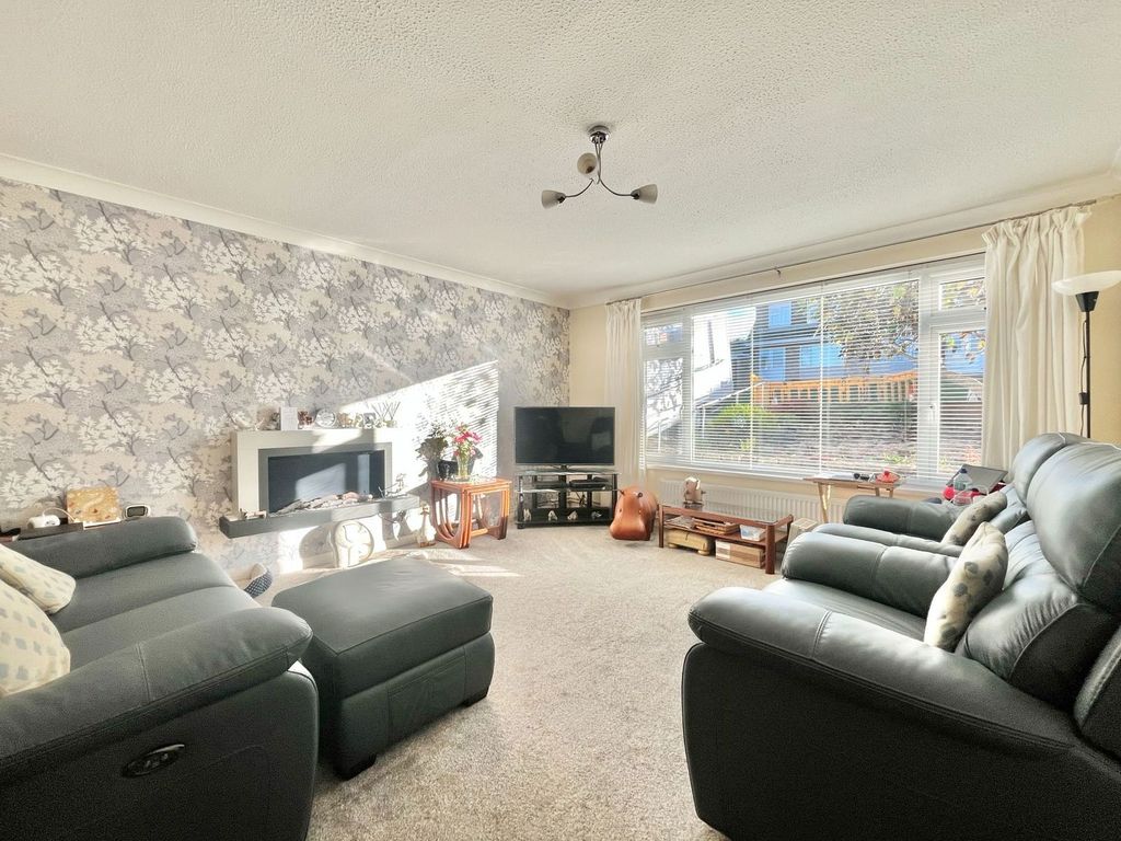 Property photo 2 of 23