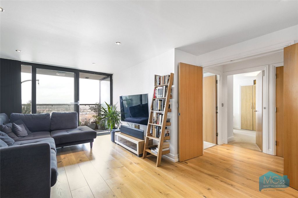 Property photo 3 of 23 Picture No. 02