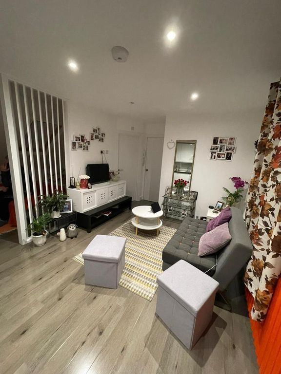 Property photo 2 of 9 Image