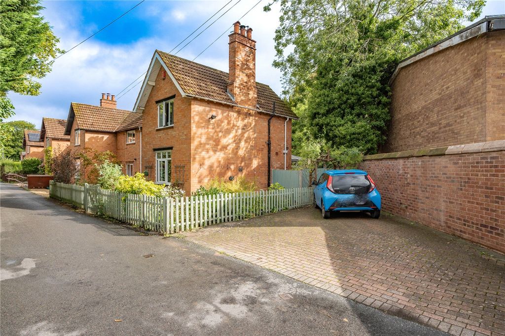 Property photo 1 of 17 Picture No. 16