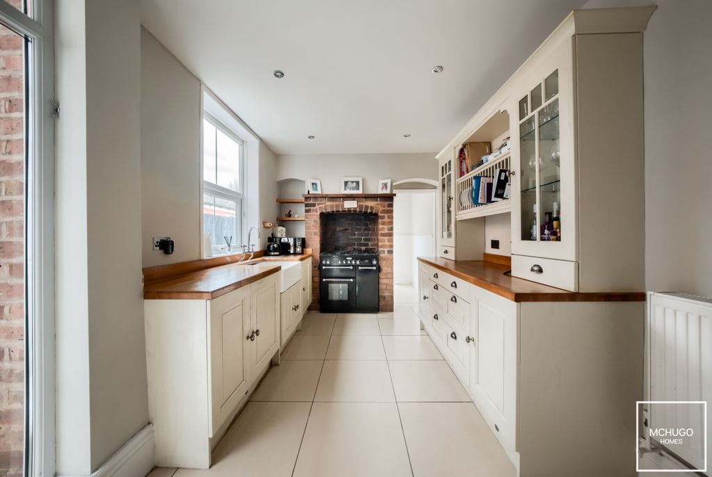 Property photo 2 of 16 Xt5A9253-Hdr(3)