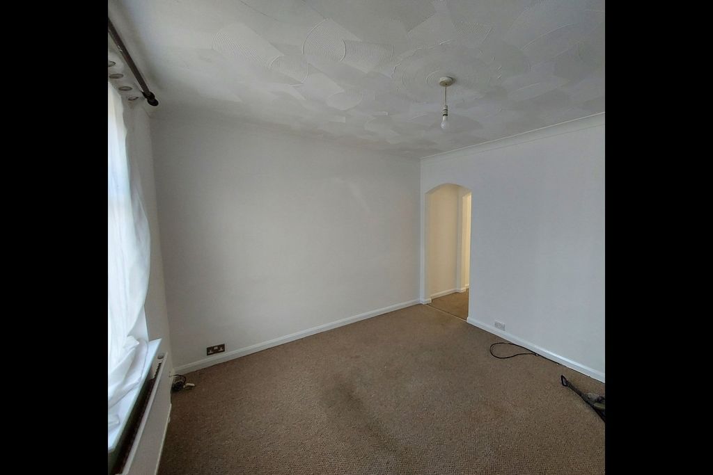 Property photo 3 of 7 Photo 3