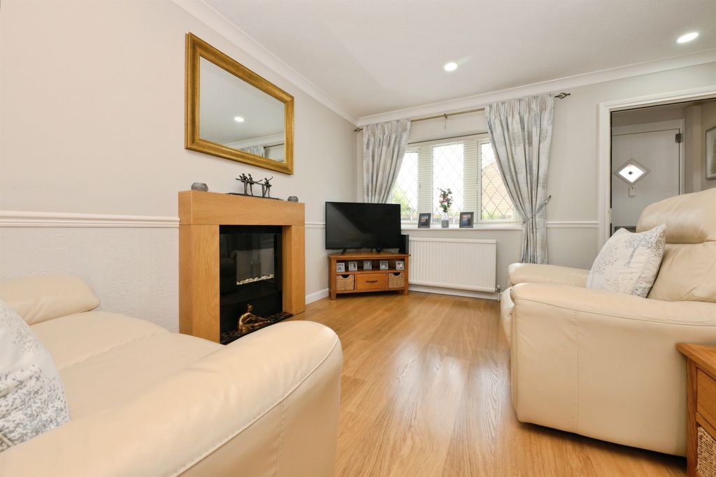 Property photo 2 of 19