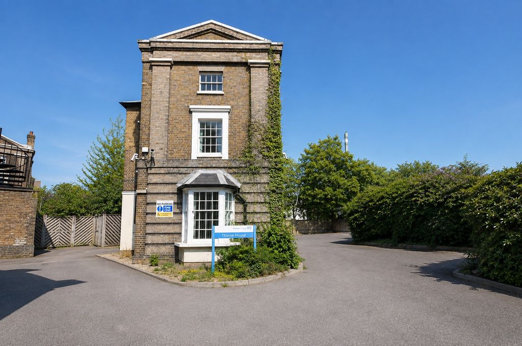 Property photo 2 of 18 5386921