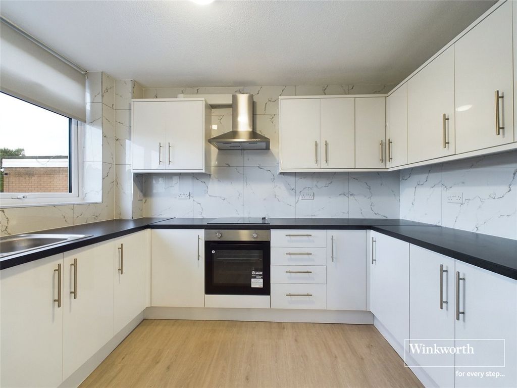 Property photo 1 of 6 Kitchen