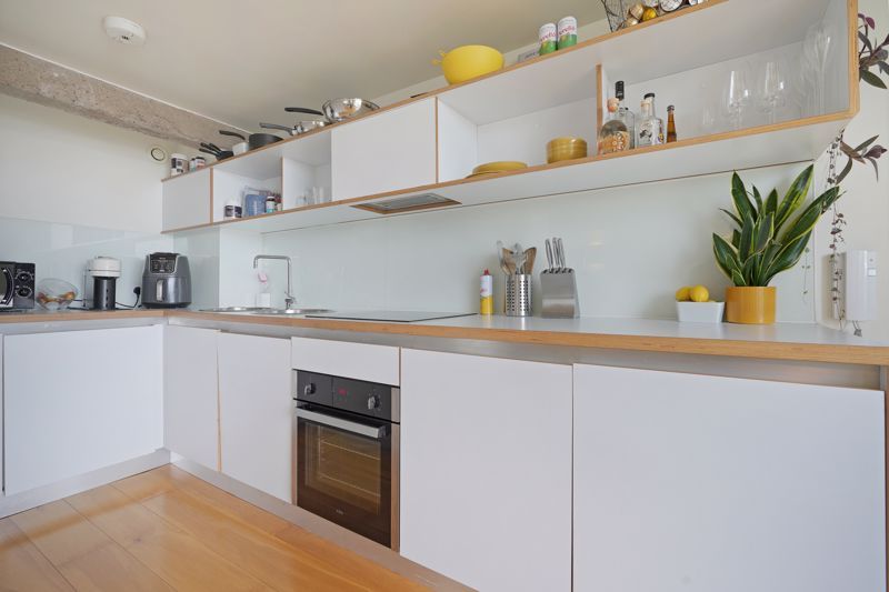 Property photo 2 of 31 Kitchen