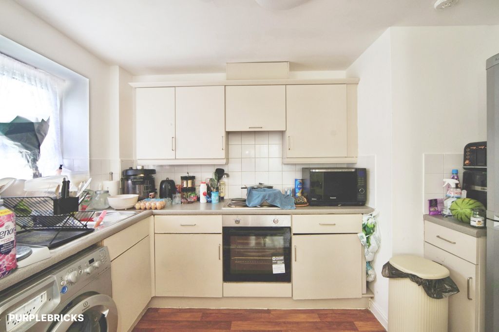 Property photo 2 of 18
