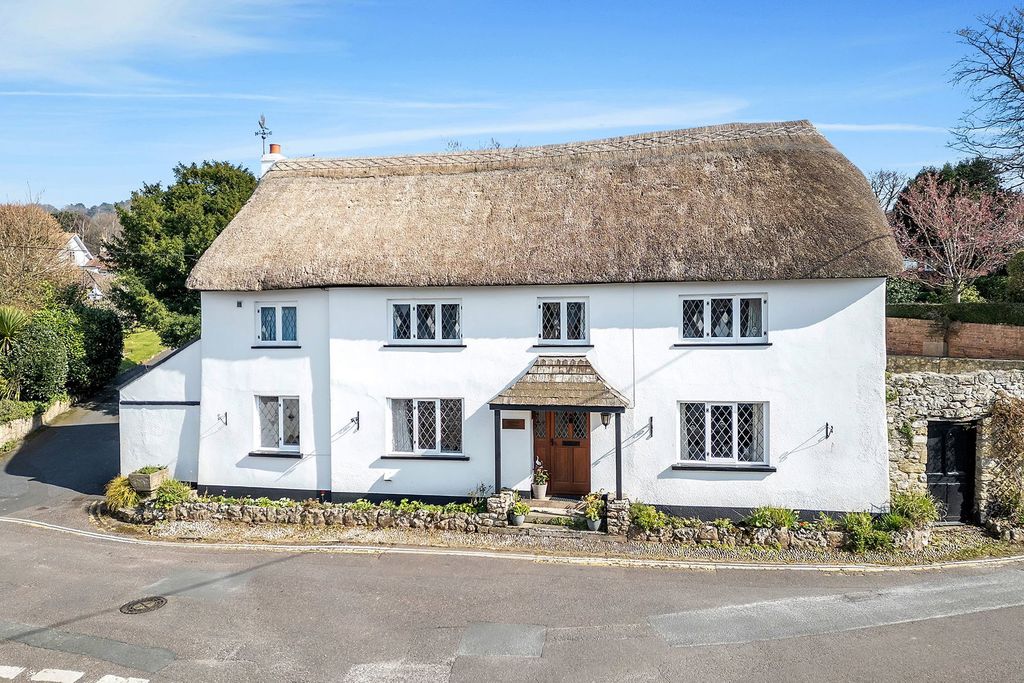 Property photo 1 of 32