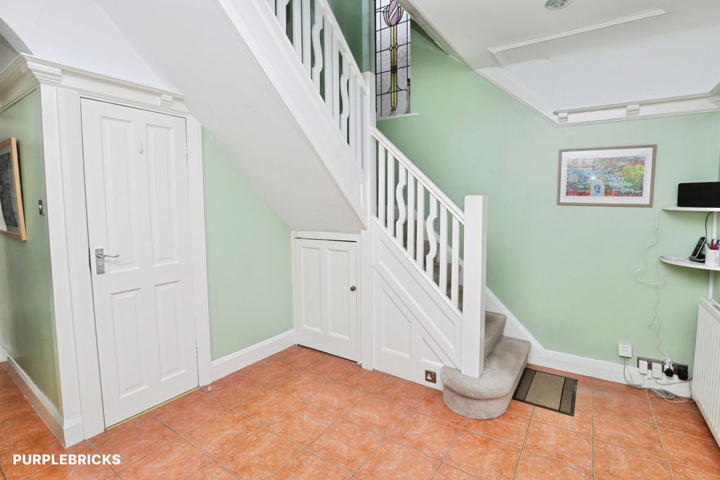 Property photo 3 of 37