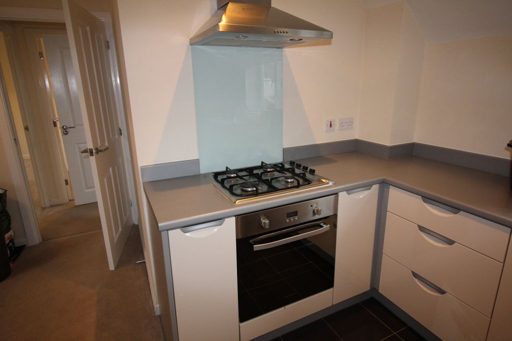 Property photo 2 of 6 Kitchen