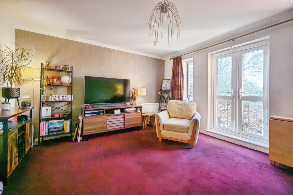 Property photo 3 of 15 Sitting Room