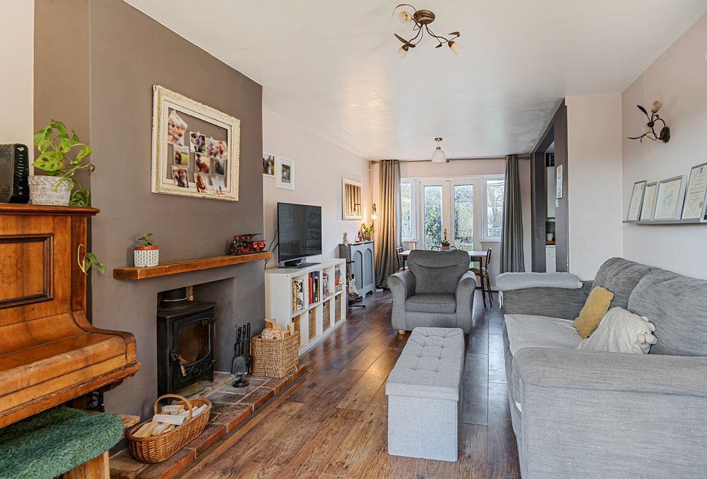 Property photo 3 of 21 Picture 3