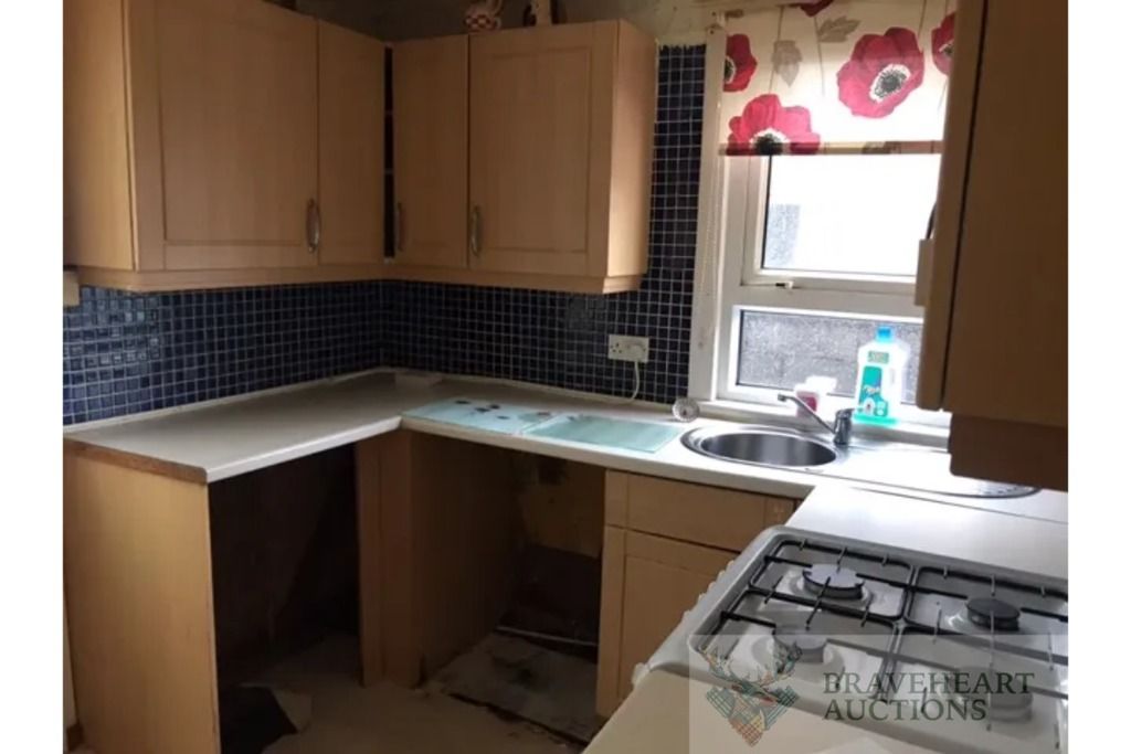 Property photo 3 of 6 Photo 4