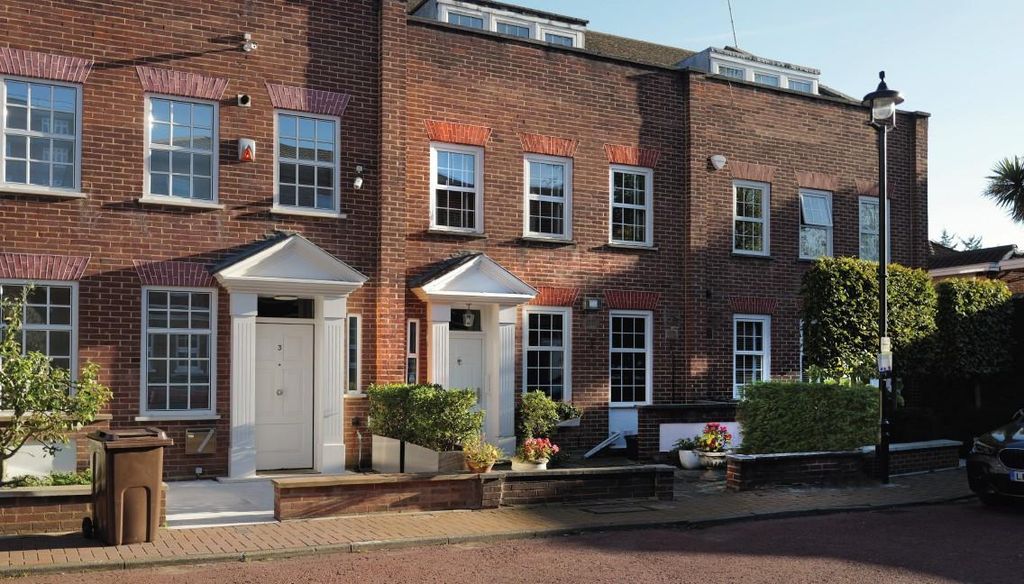 Property photo 1 of 9 External