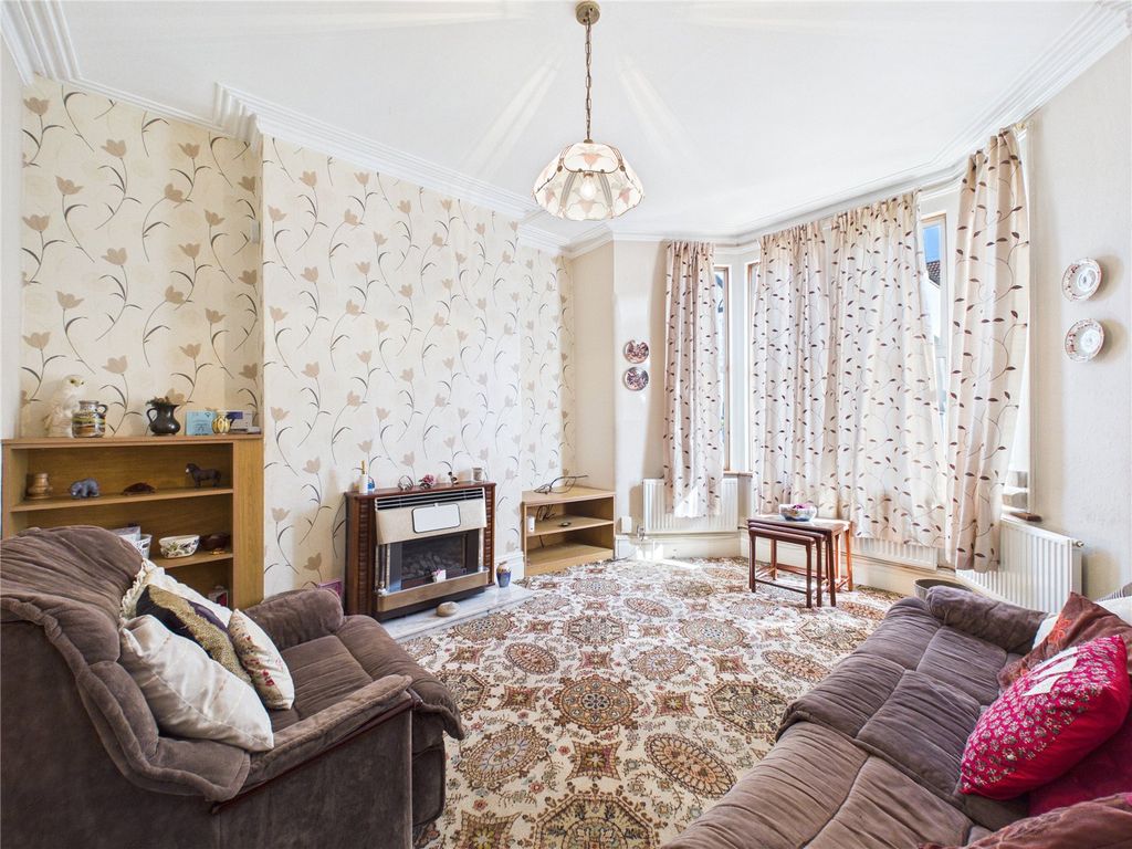 Property photo 3 of 22 Picture No. 02