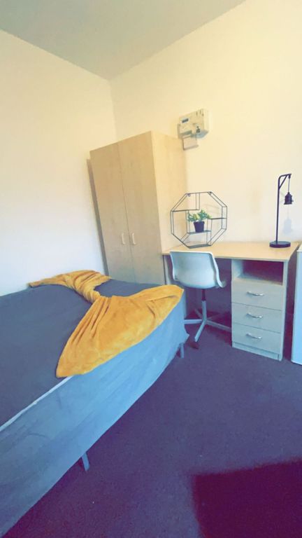 Property photo 2 of 4 A Cozy Student Bedroom Featuring A Single Bed With...