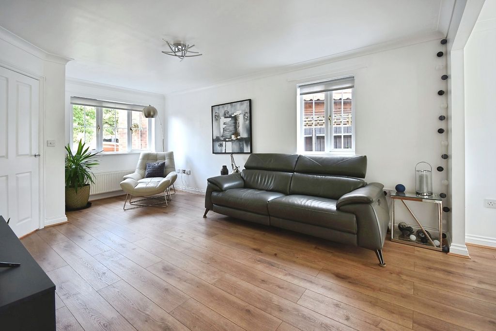 Property photo 3 of 25 Pbox-Img.Jpg