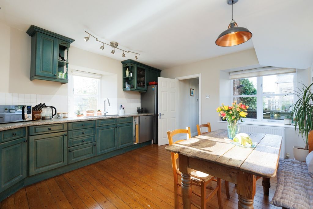 Property photo 2 of 13 4770831