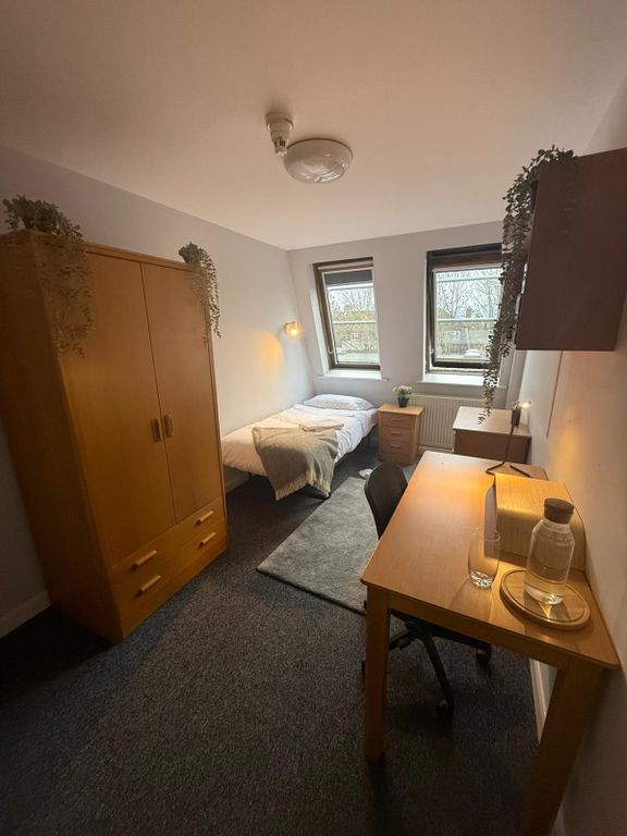 Property photo 1 of 4