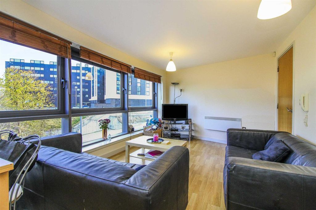 Property photo 2 of 7 2