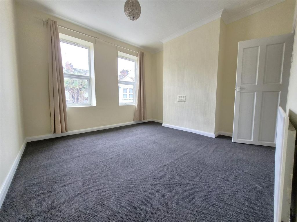 Property photo 3 of 10 Bedroom One