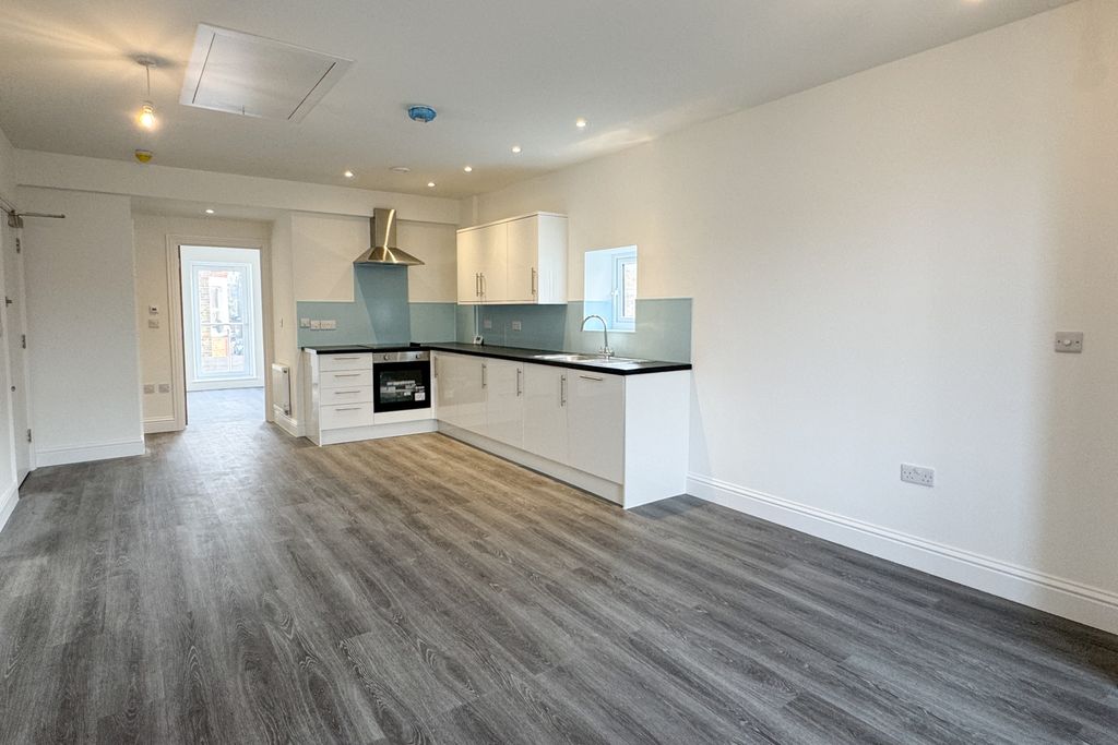 Property photo 2 of 9 2.Jpg