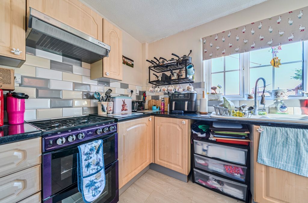 Property photo 3 of 23 1369304-5-68F0c43Fa8E87