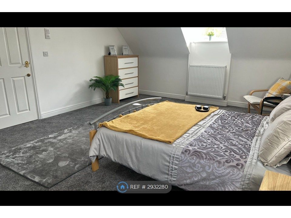 Property photo 3 of 6 Newly Renovated With Plenty Of Space