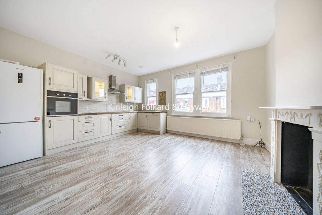Property photo 3 of 6 3d8ee9ce-43A0-4505-9