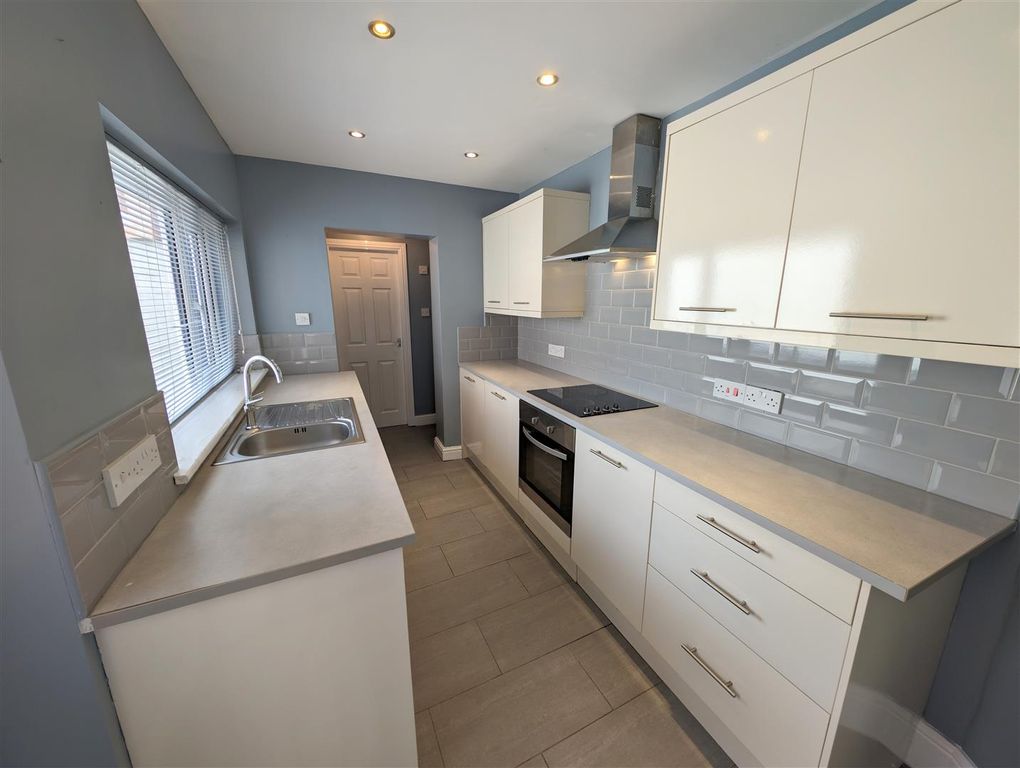 Property photo 1 of 14 Kitchen