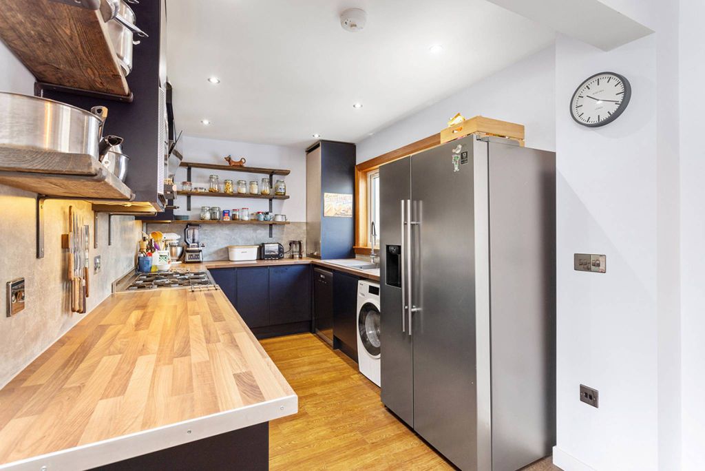 Property photo 3 of 25