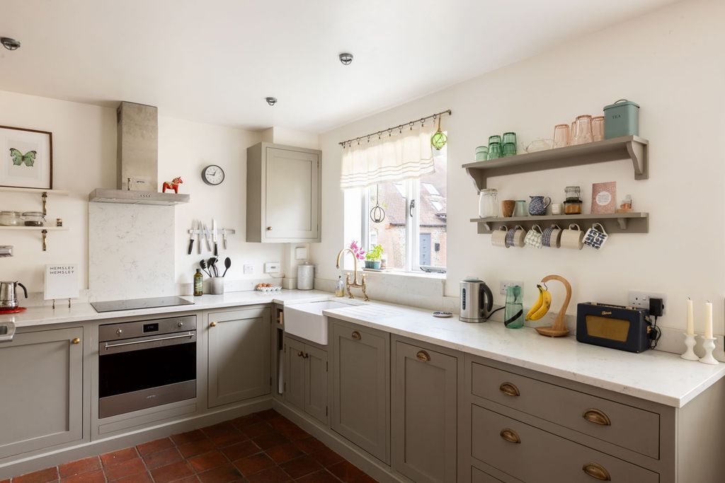 Property photo 2 of 29