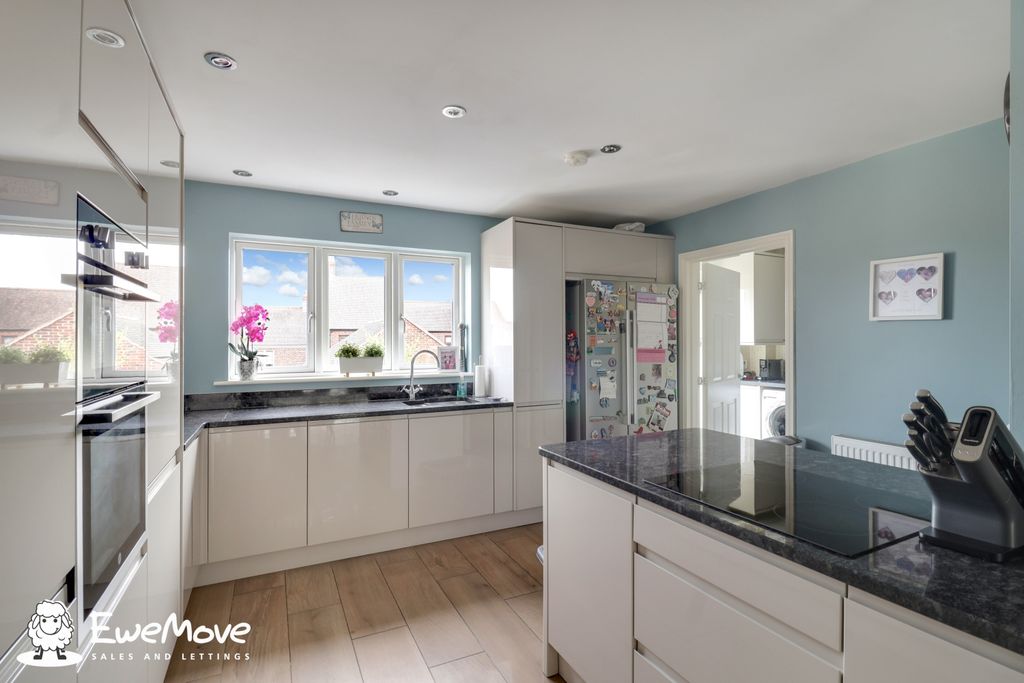 Property photo 3 of 23 Kitchen Diner