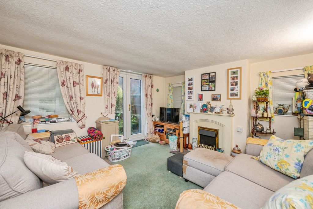 Property photo 2 of 20