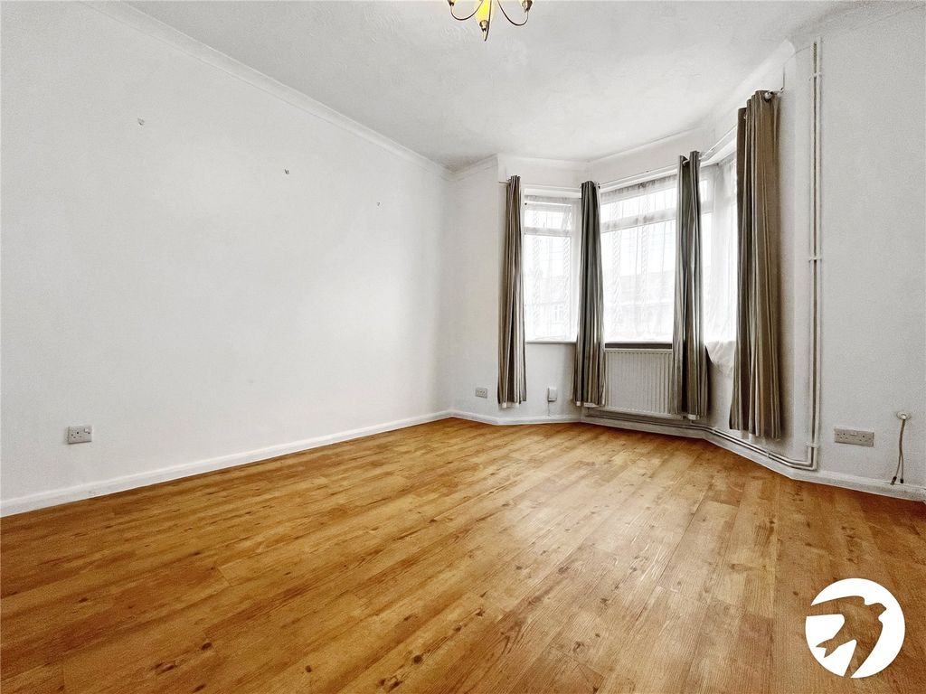 Property photo 2 of 16 Picture No. 03