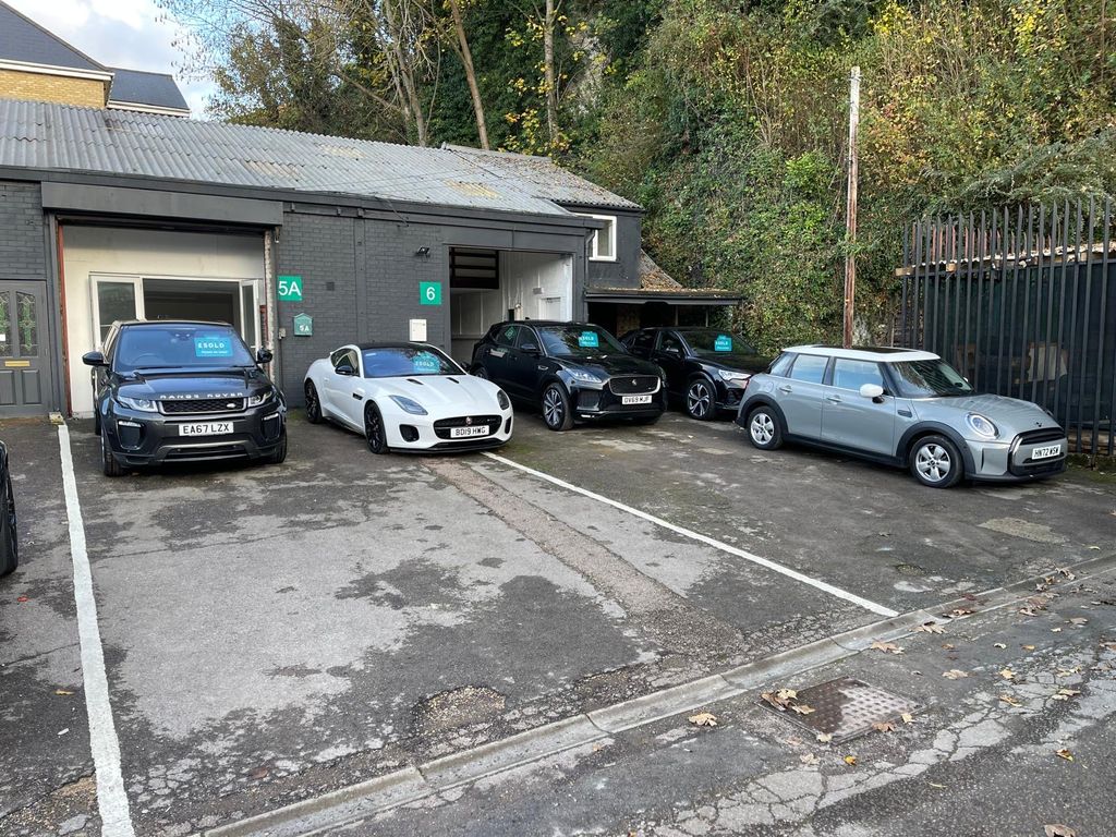 Property photo 1 of 31 39706F99-d277-4E92-9791-5c33B3Bf9Eb2